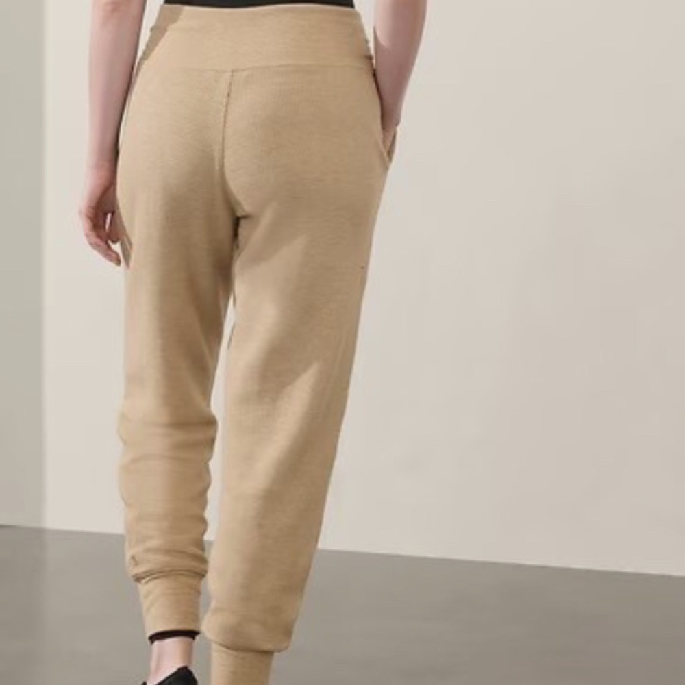 ATHLETA Women's COASTER LUXE WAFFLE HIGH RISE JOGGER Dune Heather Large - Picture 2 of 8